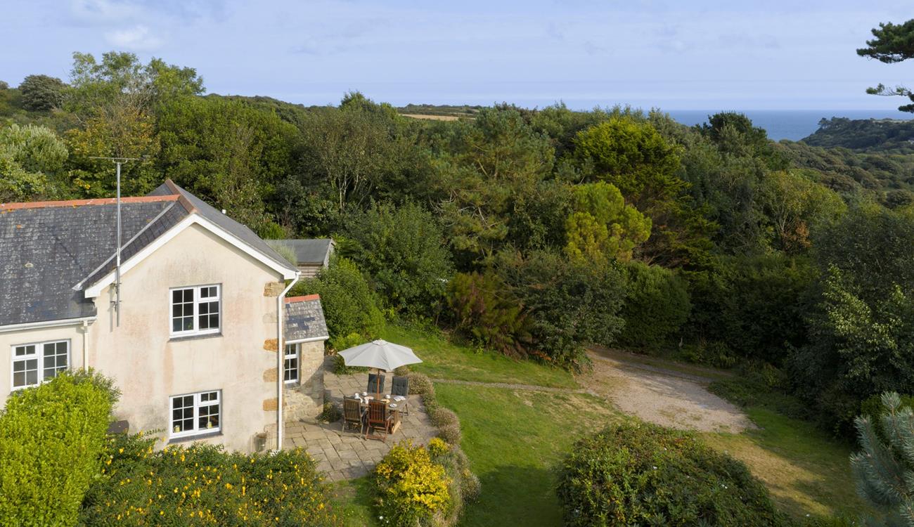 Picturesque views over Lamorna Valley and out to sea from the garden. 