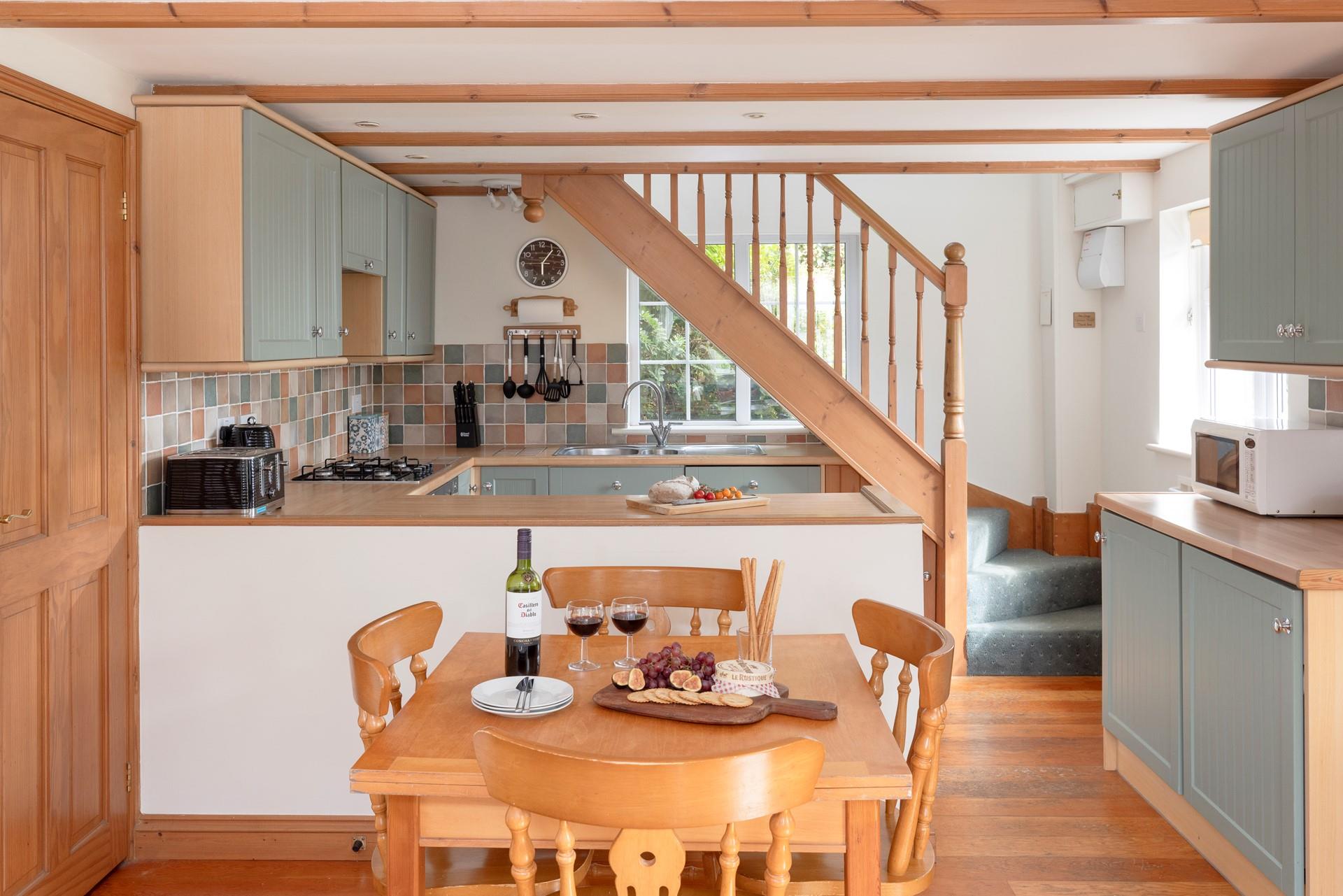 Warm wooden furnishings make you feel instantly at home. 