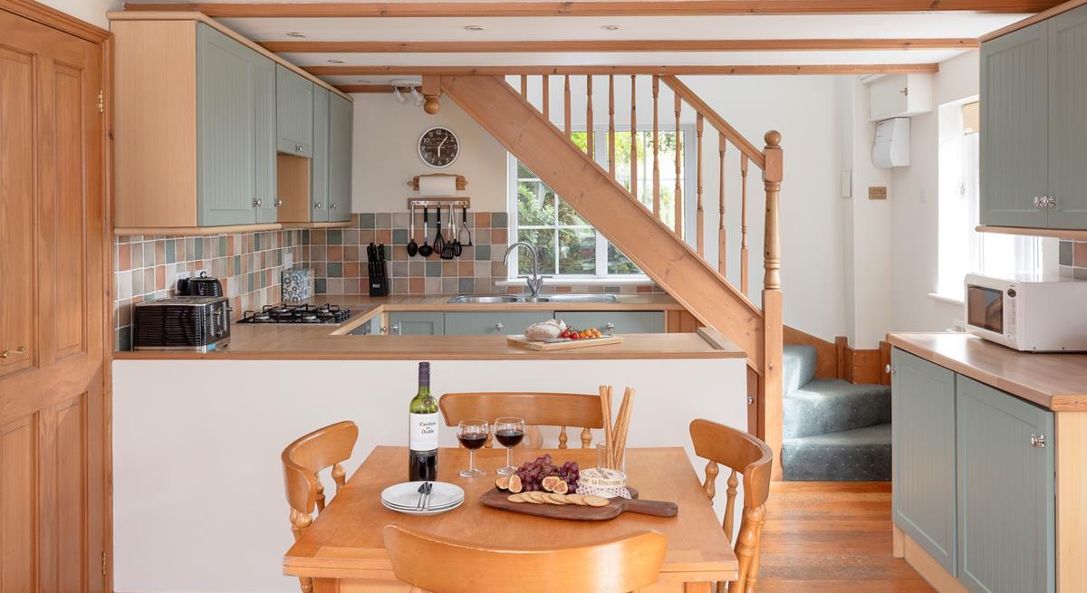 Warm wooden furnishings make you feel instantly at home. 