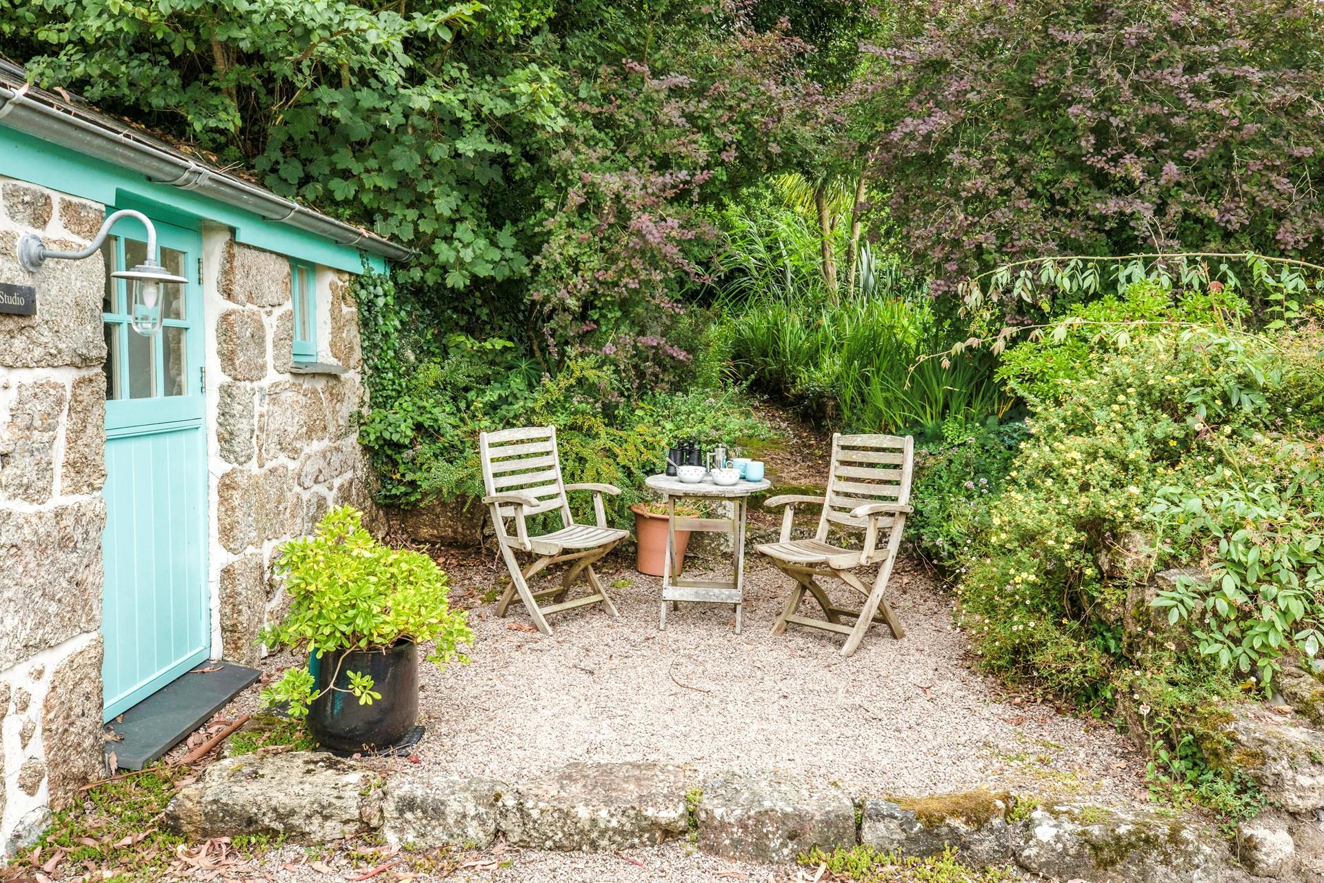 Sit in the garden with a cuppa and soak up the countryside sounds.