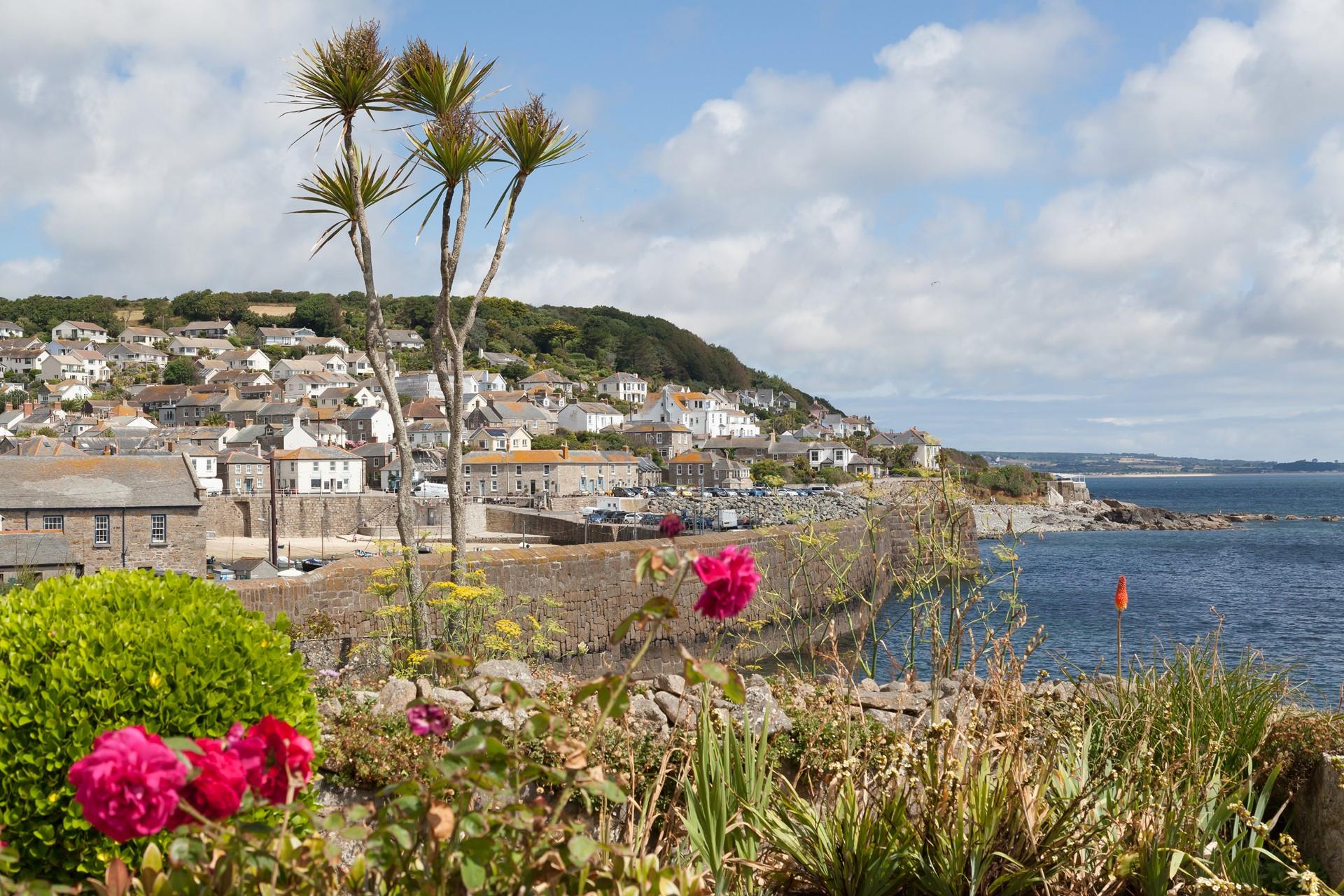 Find and array of restaurants, shops, and galleries all within walking distance.