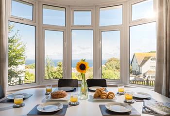 Enjoy your breakfast with a stunning view. 