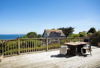 The decking is the perfect place to dine al fresco whilst listening to the sound of the ocean and breathing in the sea air.