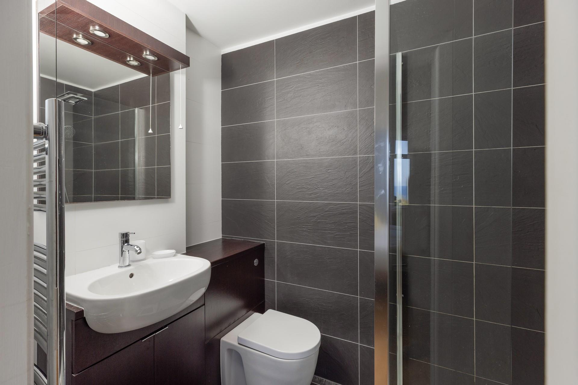 Plenty of storage in the master en suite!