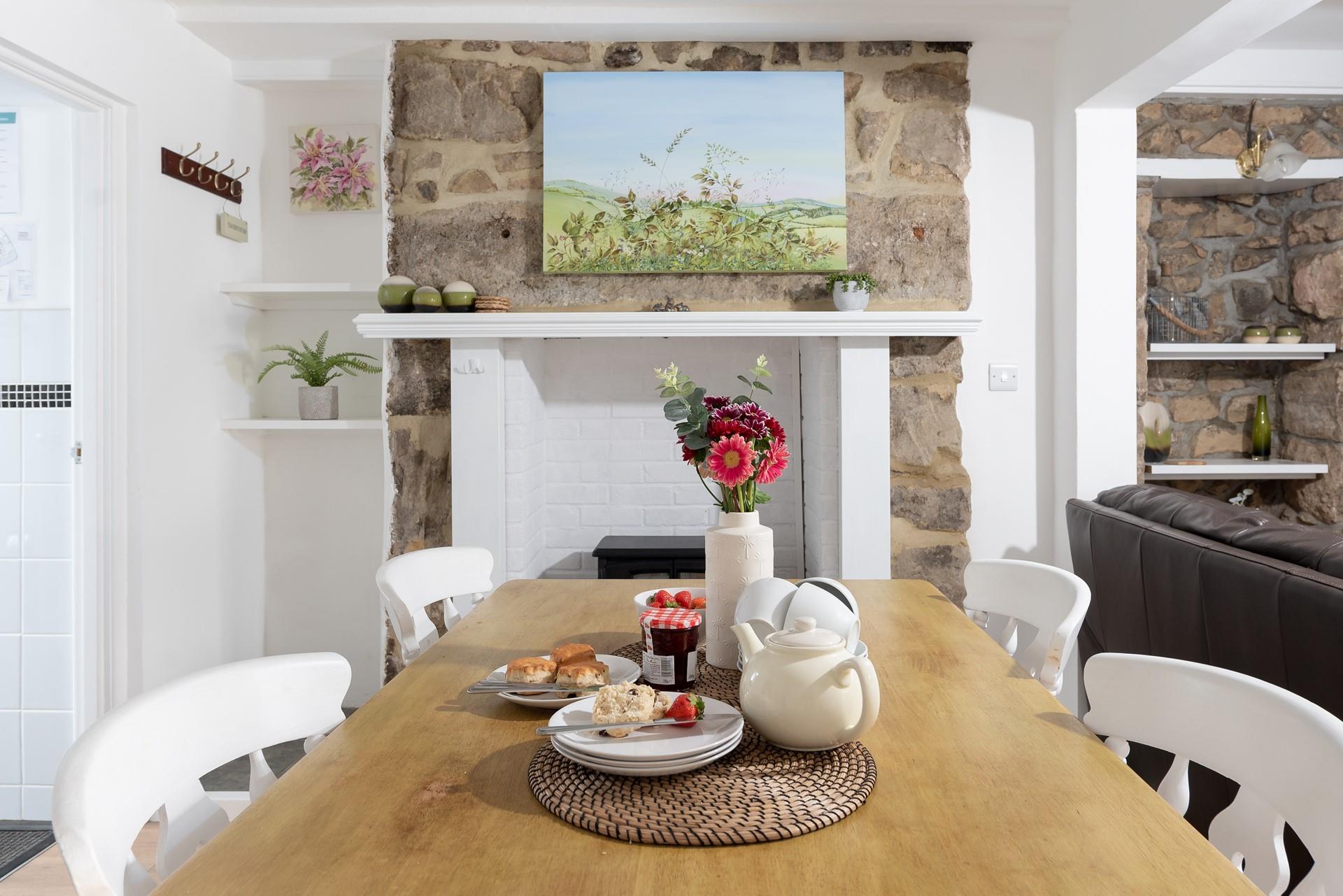 Pebbles is a short drive from St Ives so you can explore the local shops and cafes. 