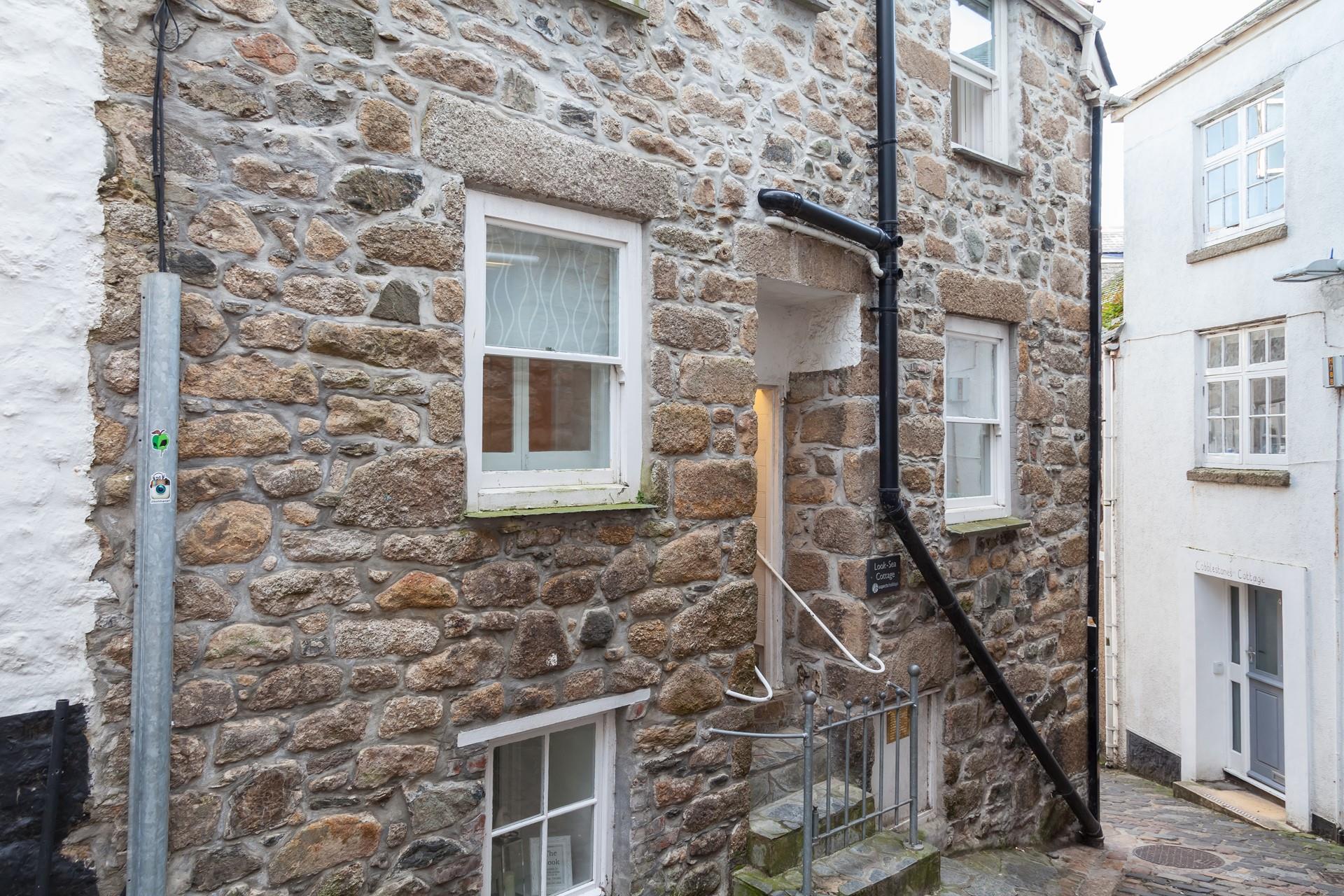 Step out the door and be on Fore Street in minutes, to explore the shops.