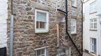 Step out the door and be on Fore Street in minutes, to explore the shops.