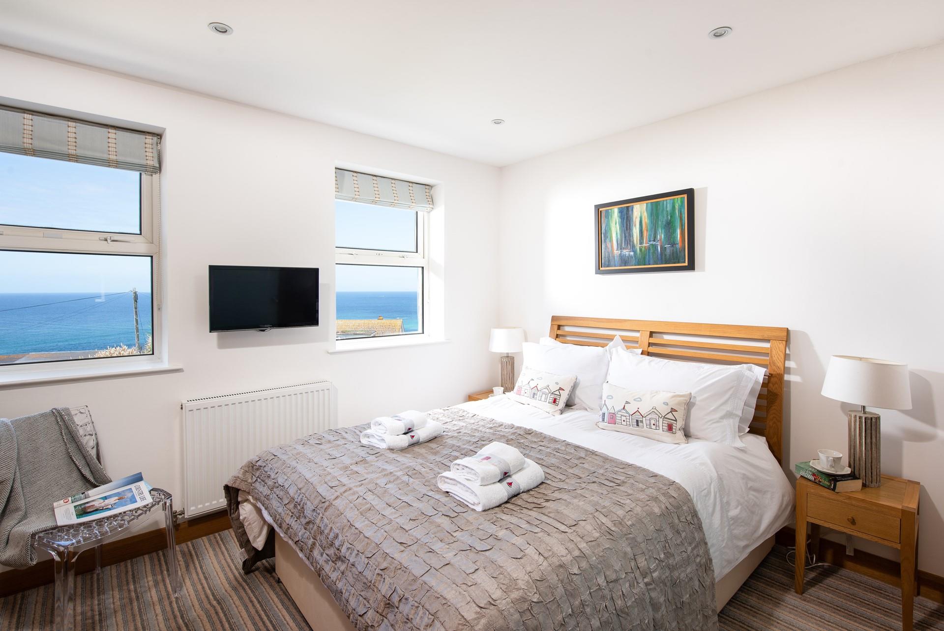 Imagine waking up to these gorgeous sea views!