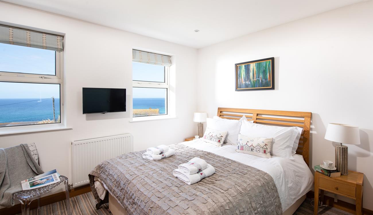 Imagine waking up to these gorgeous sea views!