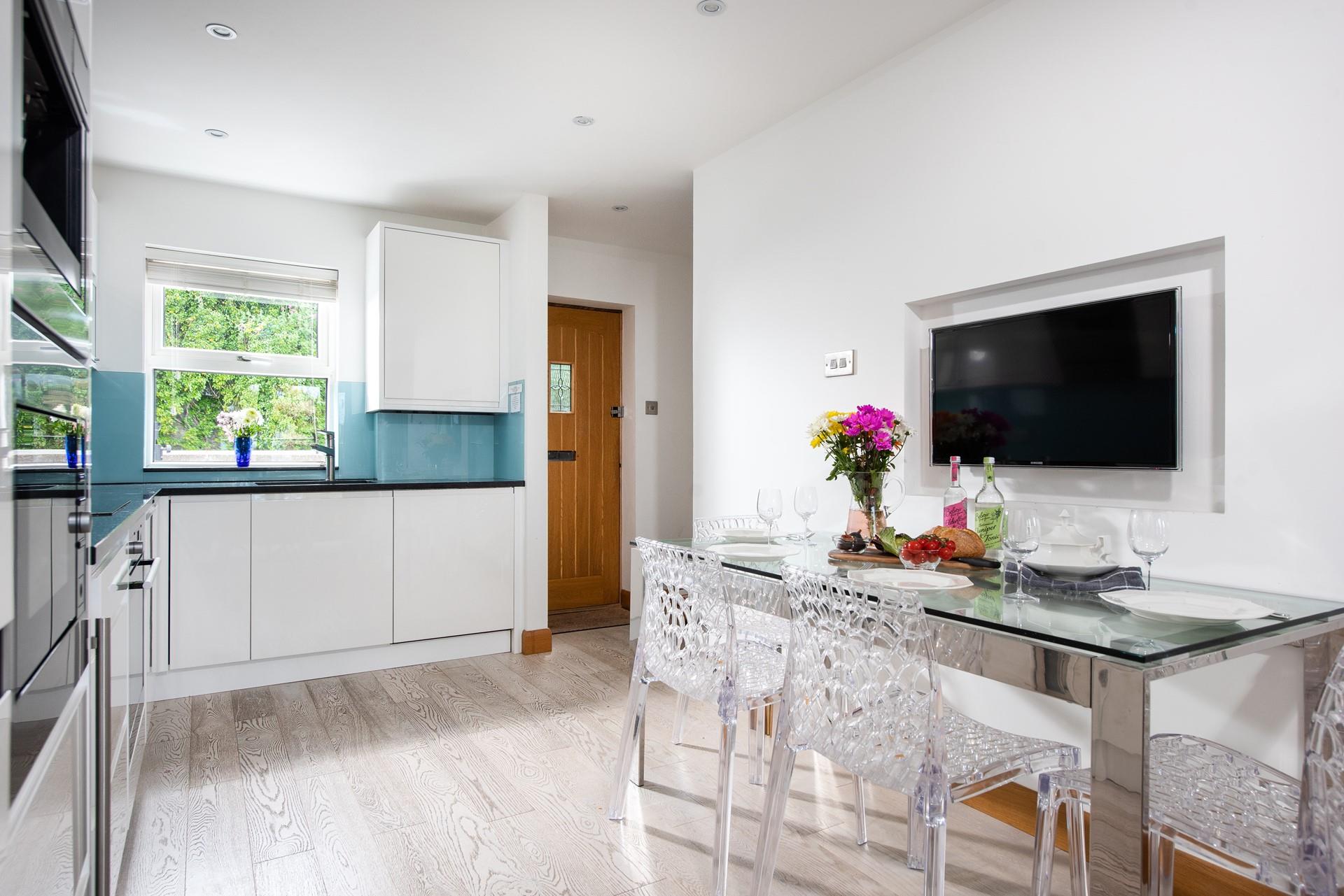 Gather your loved ones together to enjoy delicious family meals.