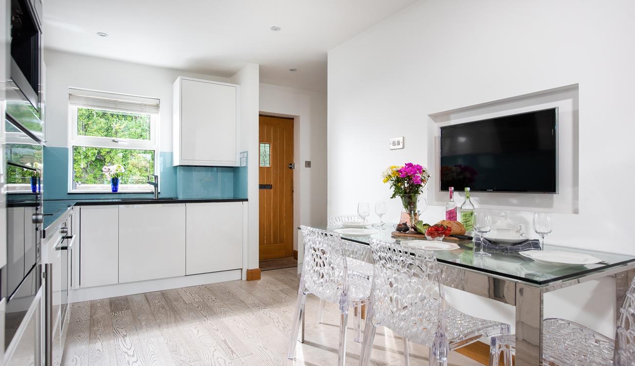 Gather your loved ones together to enjoy delicious family meals.