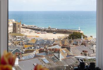 The property is perfectly located to explore all that St Ives has to offer.