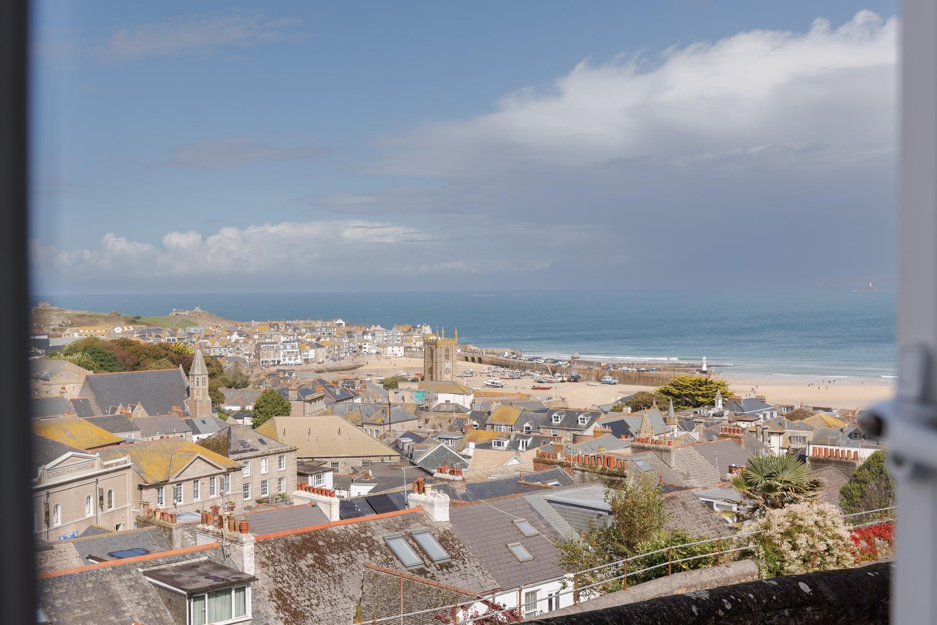The property is perfectly located to explore all that St Ives has to offer.