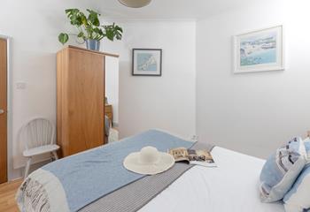 Pretty artwork pays tribute to St Ives' artistic heritage.