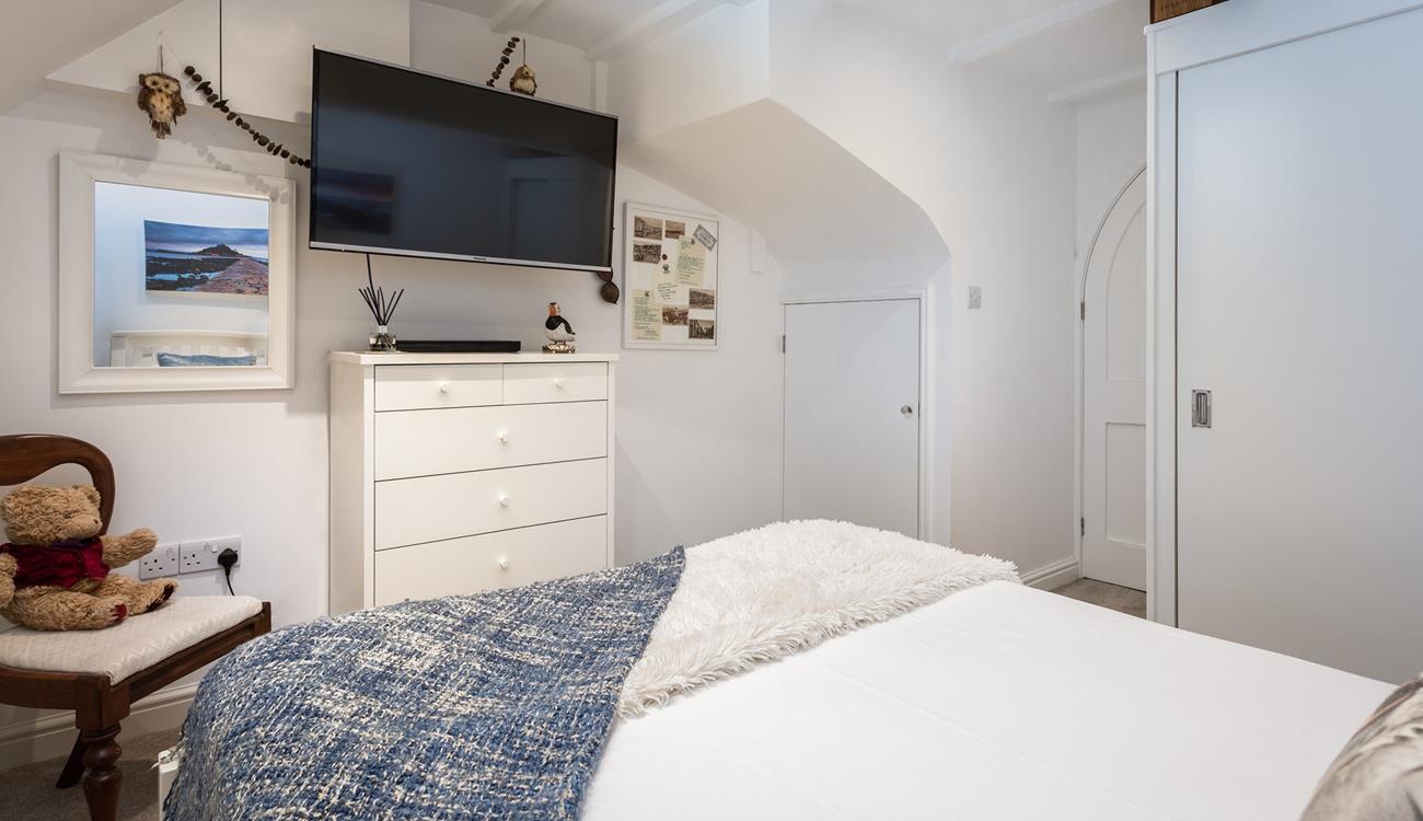 Snuggle up in front of your favourite film on the Smart TV.