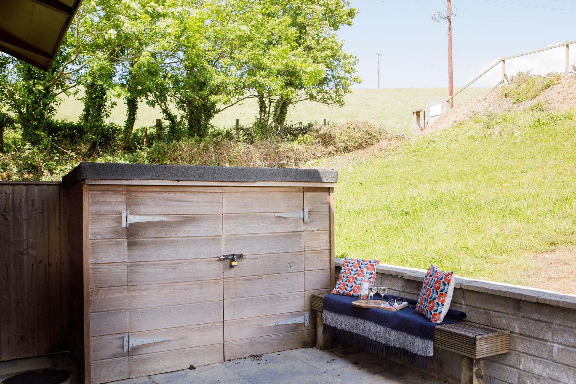 There is a storage shed on the rear patio, great for storing all your beach gear. 