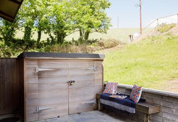 There is a storage shed on the rear patio, great for storing all your beach gear. 