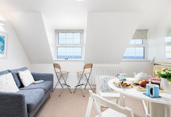 You'll be able to catch the most perfect sunsets from the two windows facing out on Porthmeor beach. 