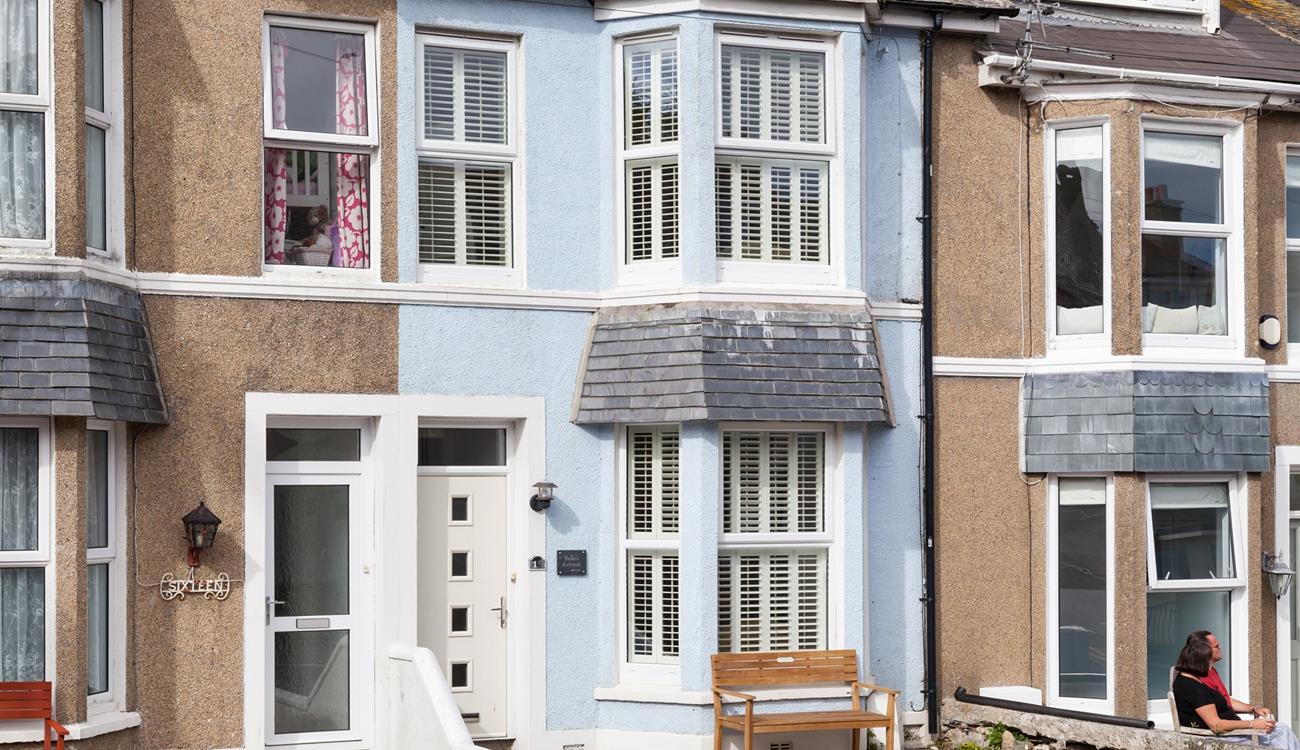 Bella's Retreat offers parking for 2 cars so you can explore the whole of Cornwall if you wish.