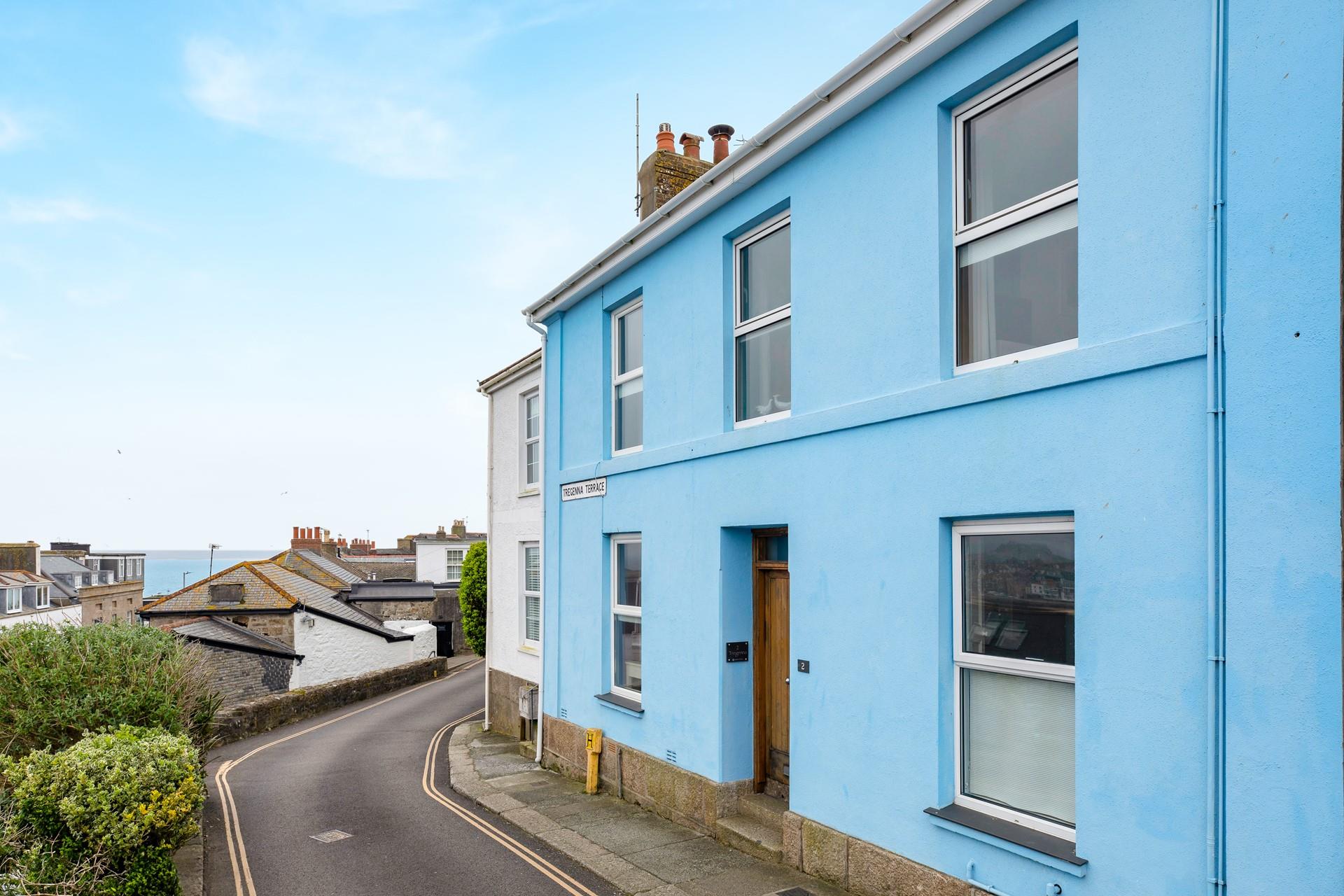 A Victorian townhouse, its just a short walk away from St Ives town and beaches.