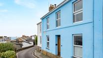 A Victorian townhouse, its just a short walk away from St Ives town and beaches.