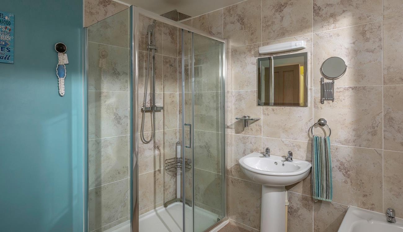 There's plenty of bathroom space for all the family.