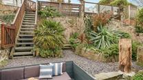 2 Tregenna Terrace has beautiful sub-tropical gardens.