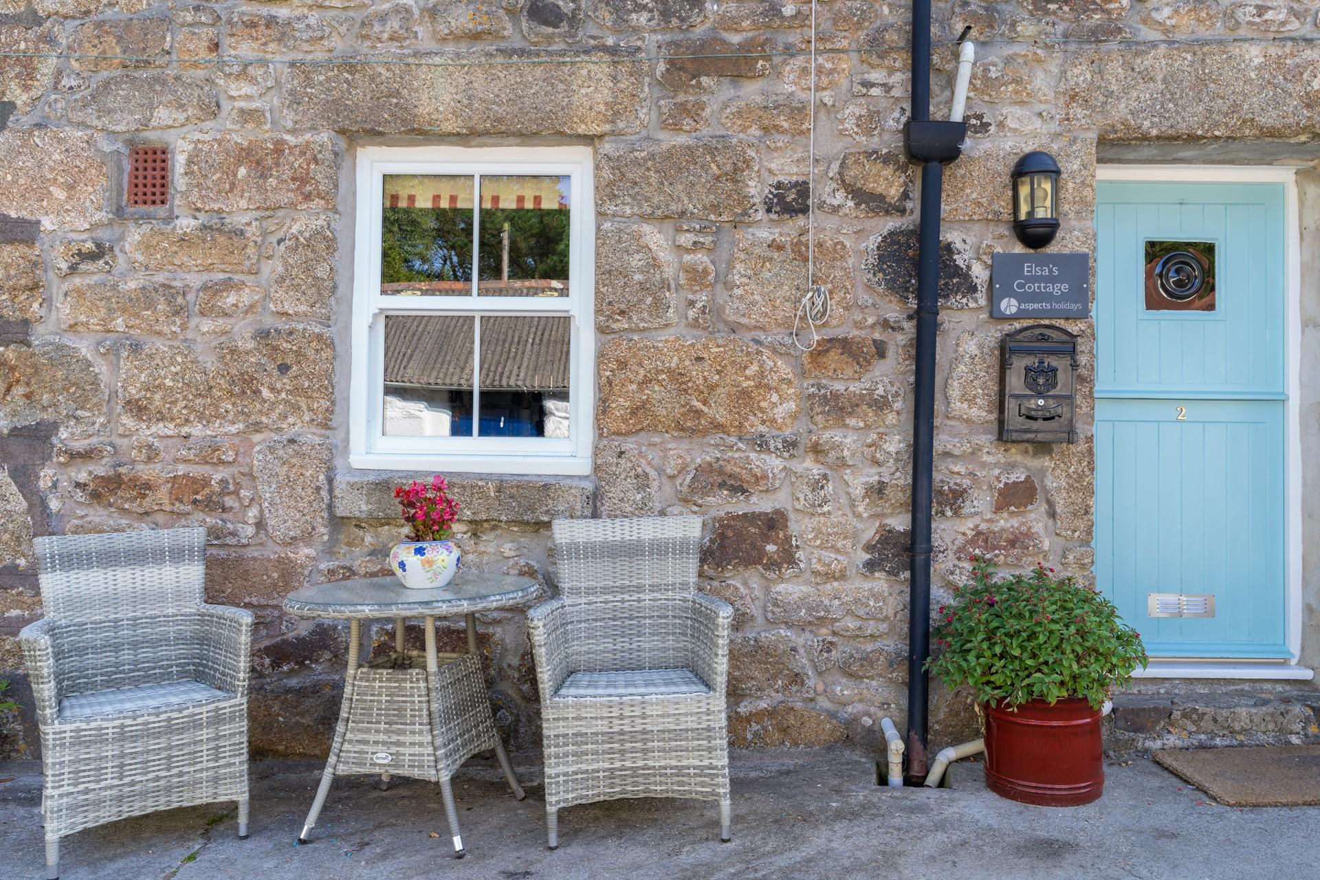 Leave the stresses of daily life at the door of your cosy cottage.