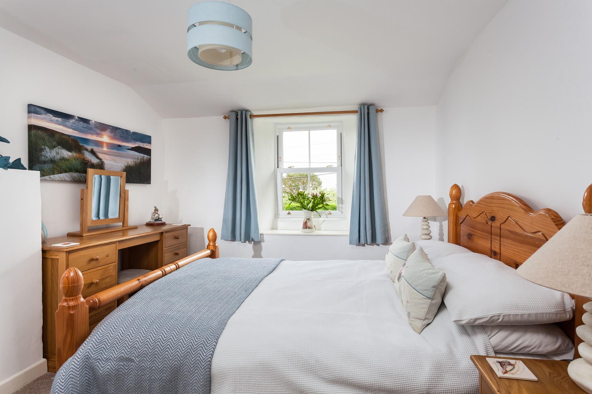 Sink into the soft sheets and drift off for a dreamy night's sleep.