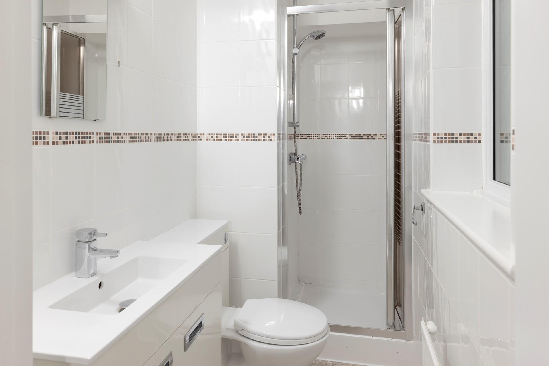 Shower the day away in the en suite.