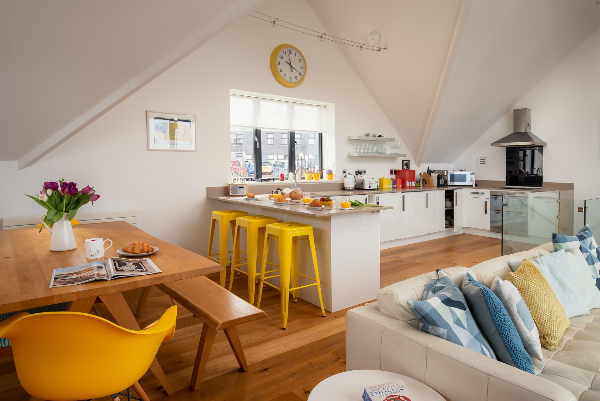 Sit around the dining table as a family and enjoy quality time together at meal times.