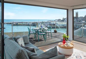 Above the Waves, Sleeps 4, Penzance.