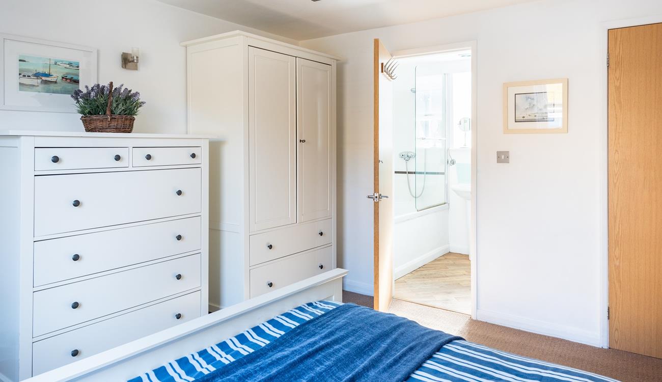 Wake up and wander into your en suite for a hot shower.