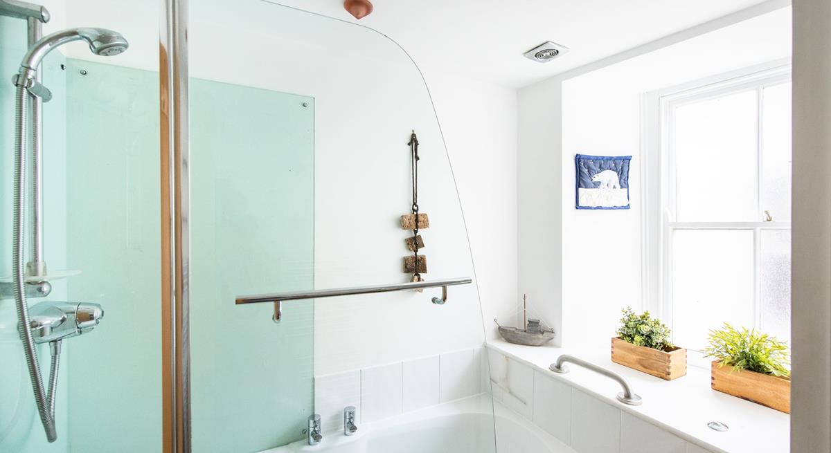 The family bathroom is a space for the family to get ready to head to Porthmeor beach.