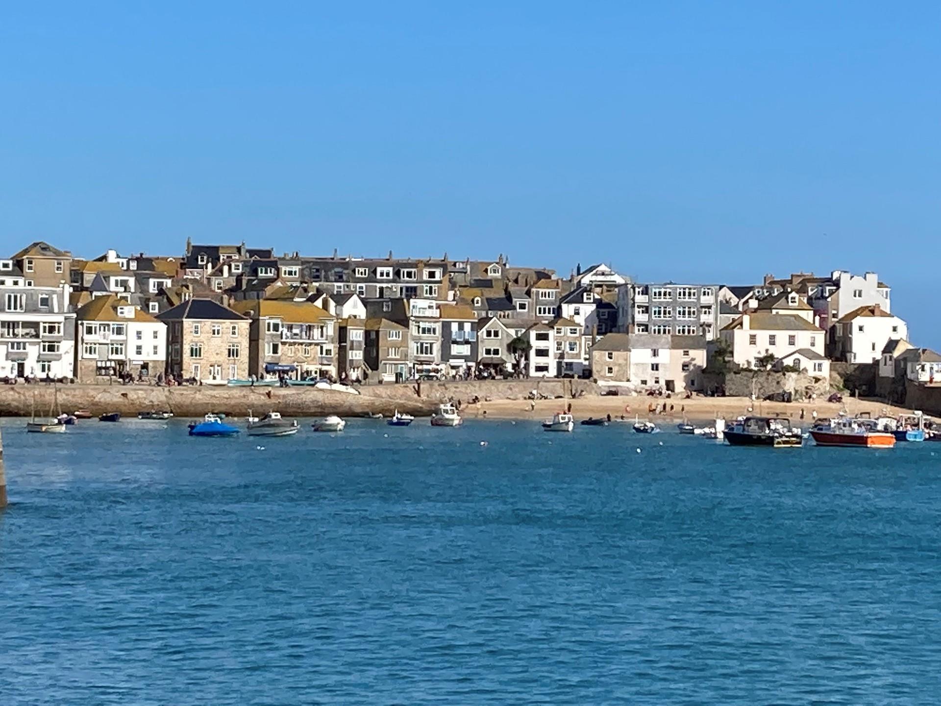 Take a morning stroll along the harbourfront exploring the shops as you go.