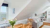 Enjoy family breakfasts with views of the harbour.