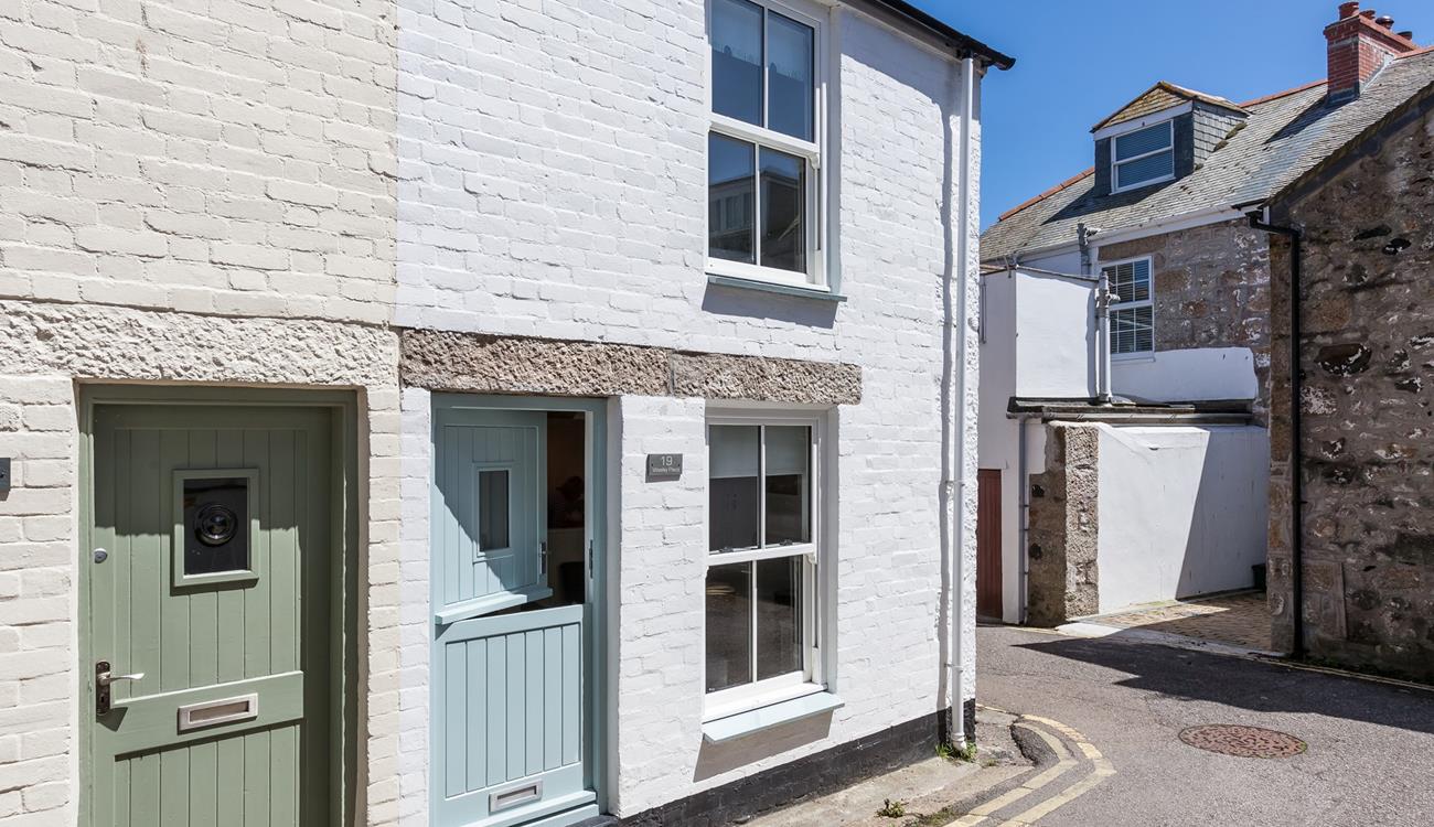 We love the classic stable door that captures the history of this gorgeous property! 