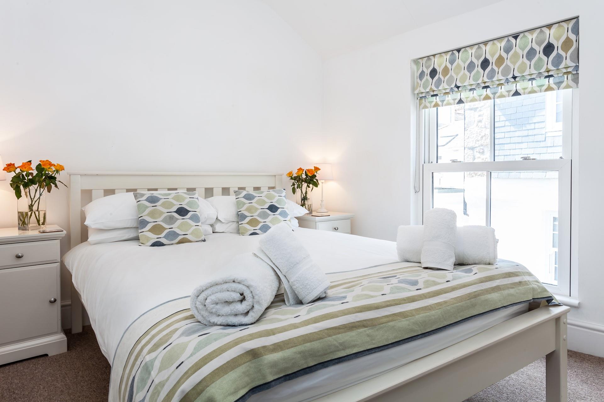 Decorated in earthy tones, the soft colour palette helps you to relax and unwind before bed.