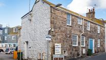 Bakehouse Cottage is pet friendly too, so your pooch won't need to miss out on the holiday fun!