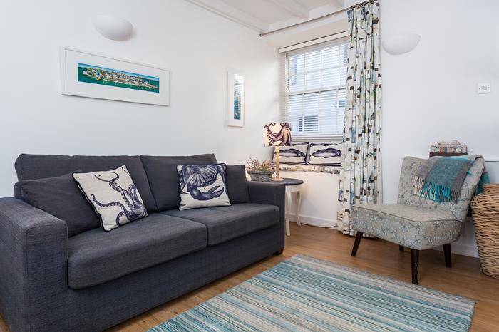 Bakehouse Cottage, Sleeps 4 in Downalong