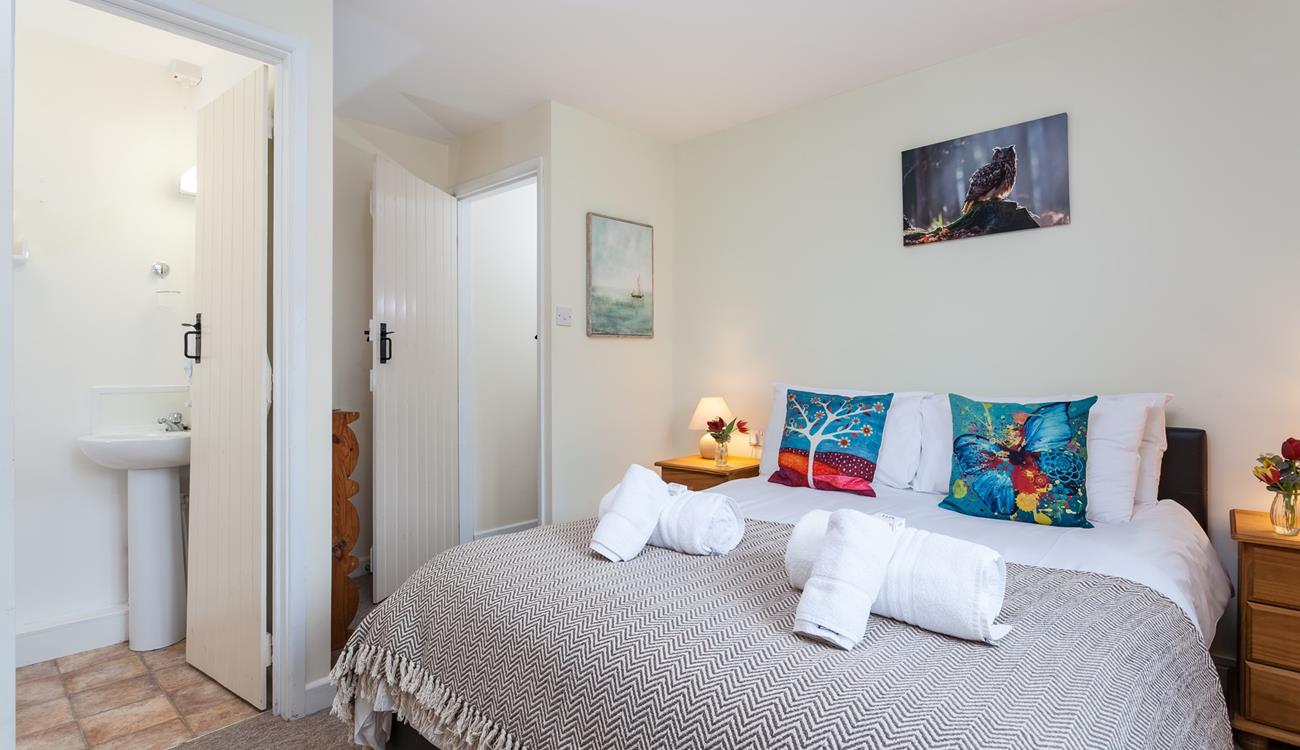 Wander into the en suite to get ready for the day.