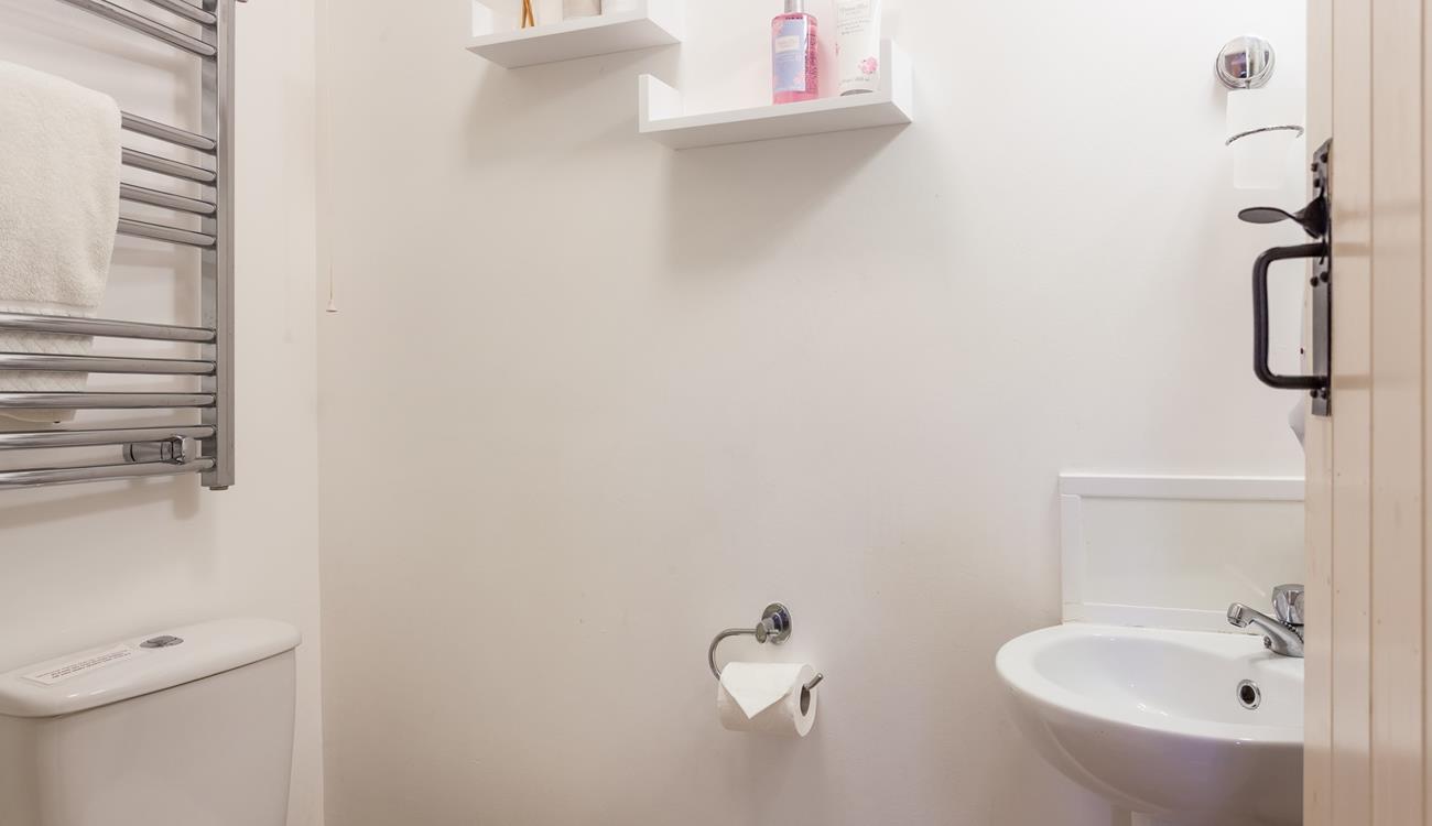 Get ready to head out for a meal locally in the en suite.