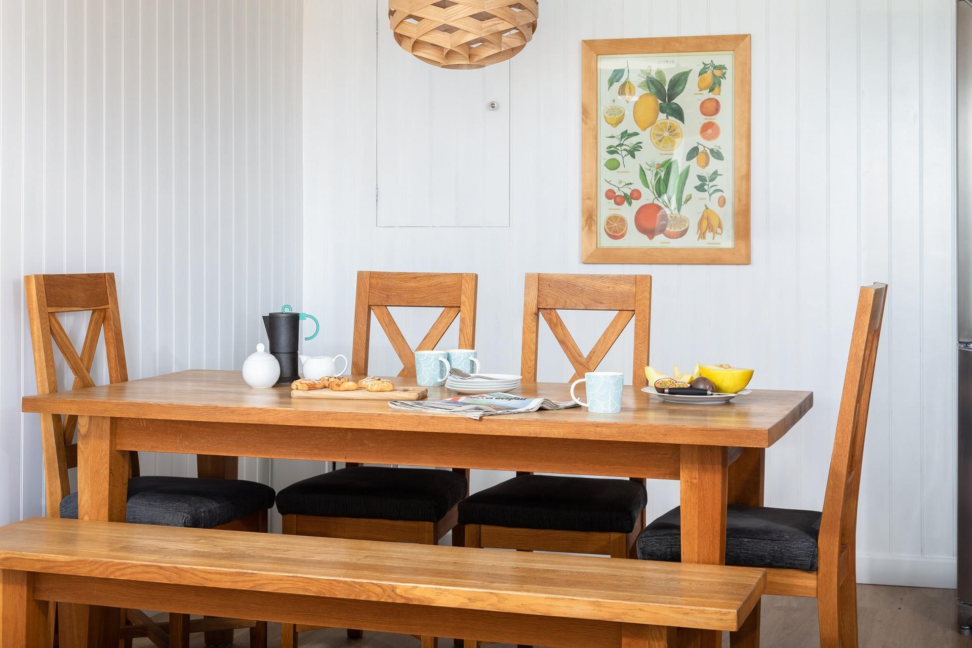 The table seats six guests so you can enjoy meals together as a family.