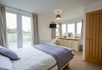 Light and spacious, bedroom 1 benefits from dual-aspect windows allowing plenty of natural light to stream in. 