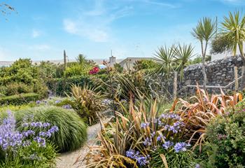 The shared landscape gardens are perfect for sitting and enjoying a morning cuppa.