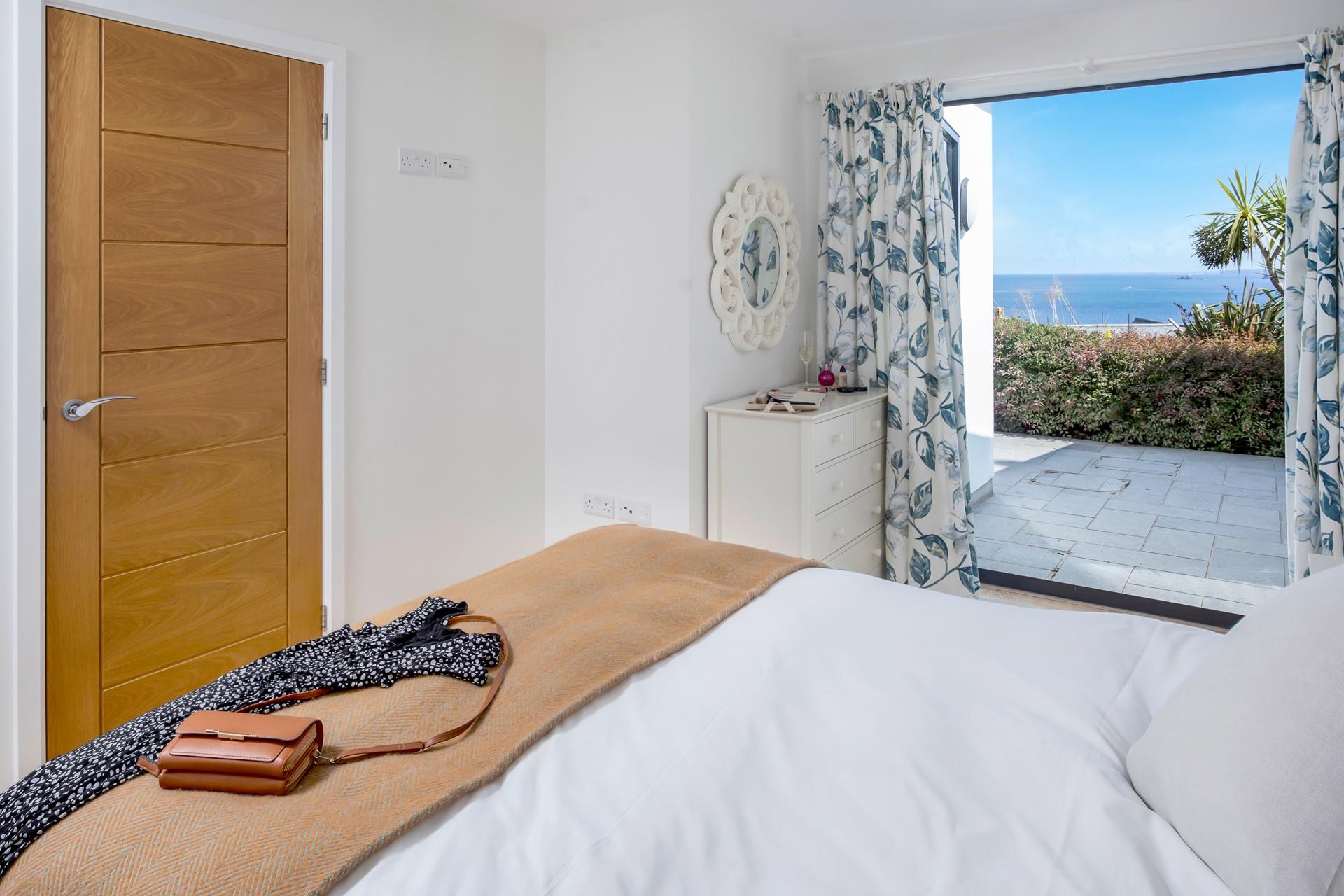 Wake up from a restful night's slumber and sip your first coffee of the day in bed, enjoying the sea views.