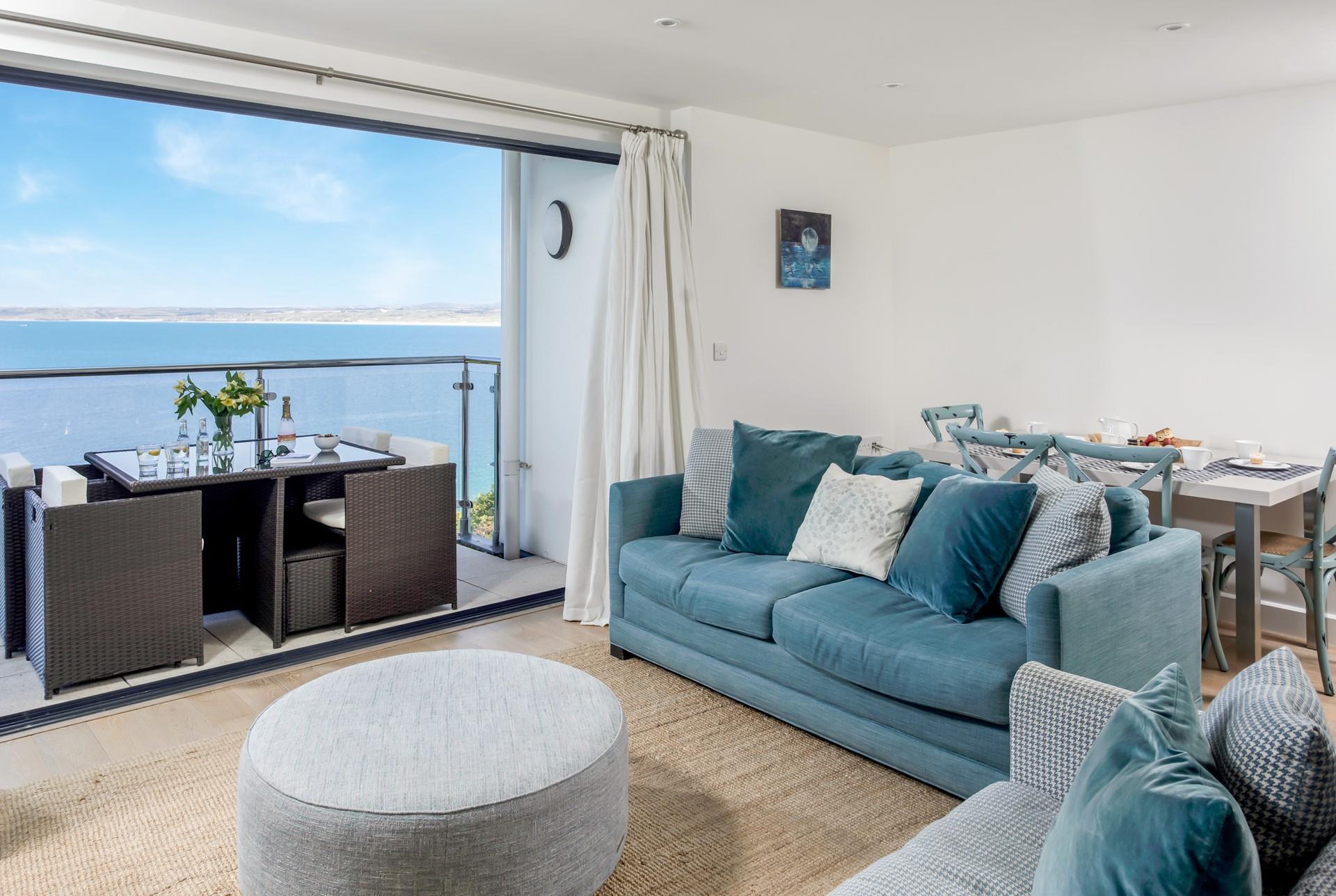 Open plan living means you can enjoy the views whilst cooking, dining and relaxing.