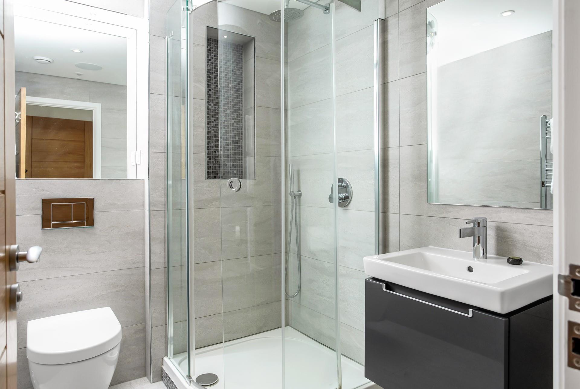 Step straight from bed and into the master en-suite shower in the mornings.