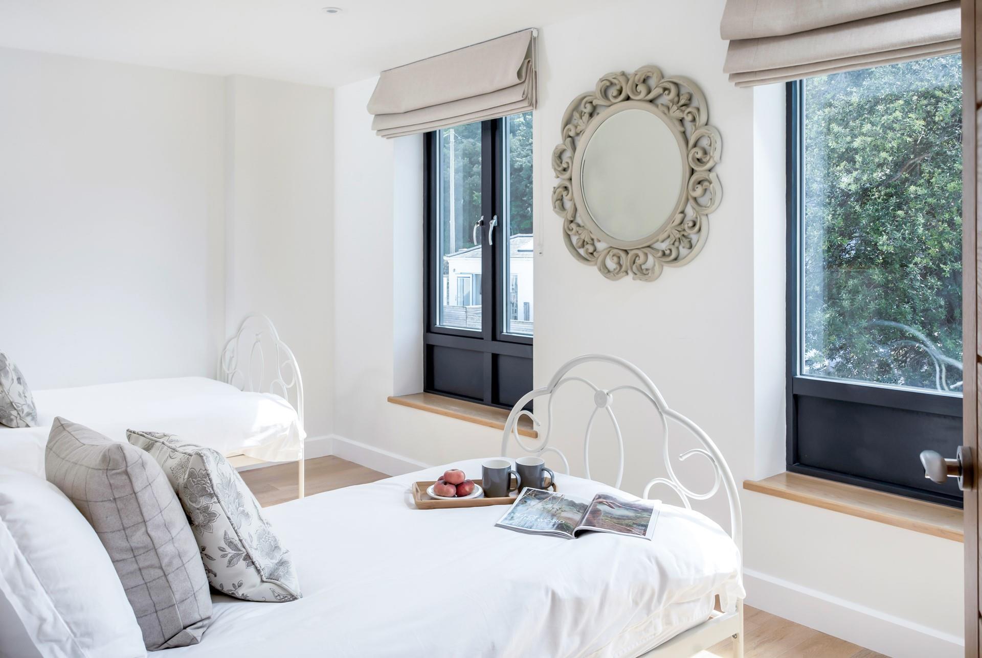 Slow mornings on the Cornish coast await.