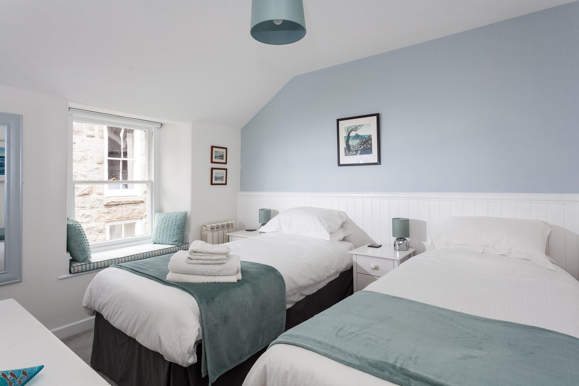 Twin beds in the 2nd bedroom make this perfect for a family holiday.